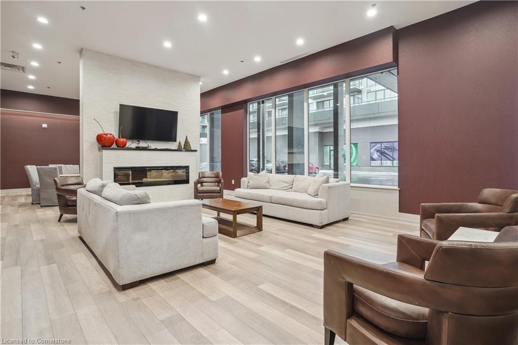 309-550 North Service Road Property Photo 31