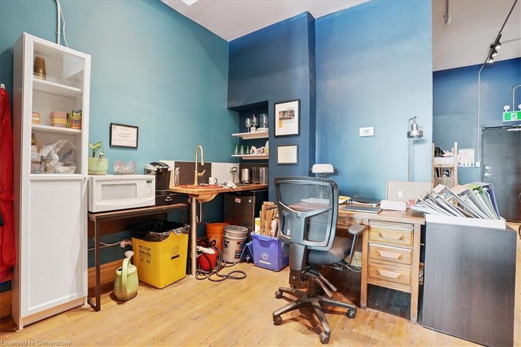 659 Barton Street E Property Photo 16