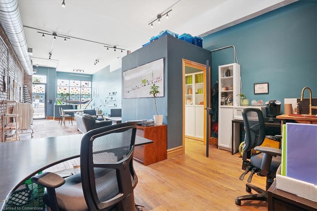 659 Barton Street E Property Photo 17