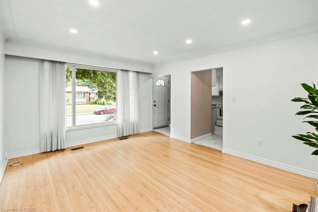 25 Greeningdon Drive Property Photo 4