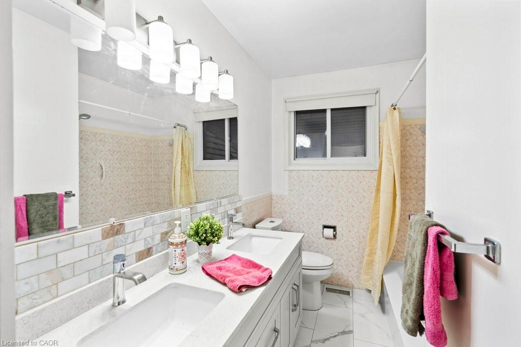 25 Greeningdon Drive Property Photo 16