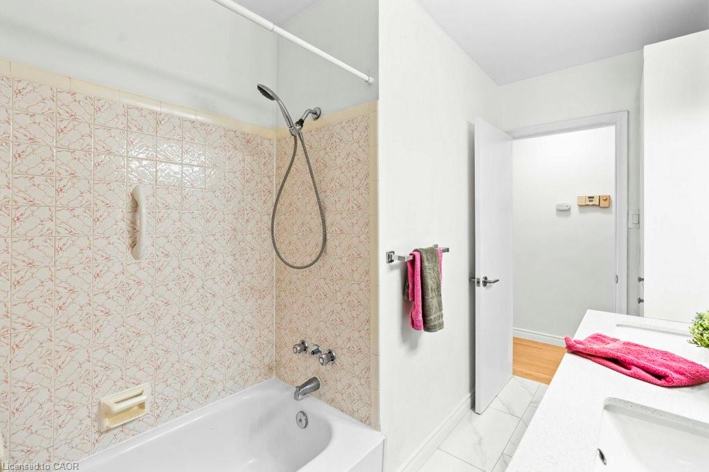 25 Greeningdon Drive Property Photo 17