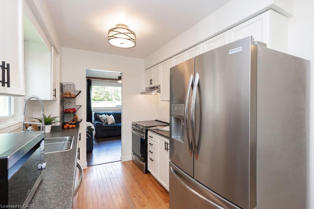 54 Merritt Crescent Property Photo 8