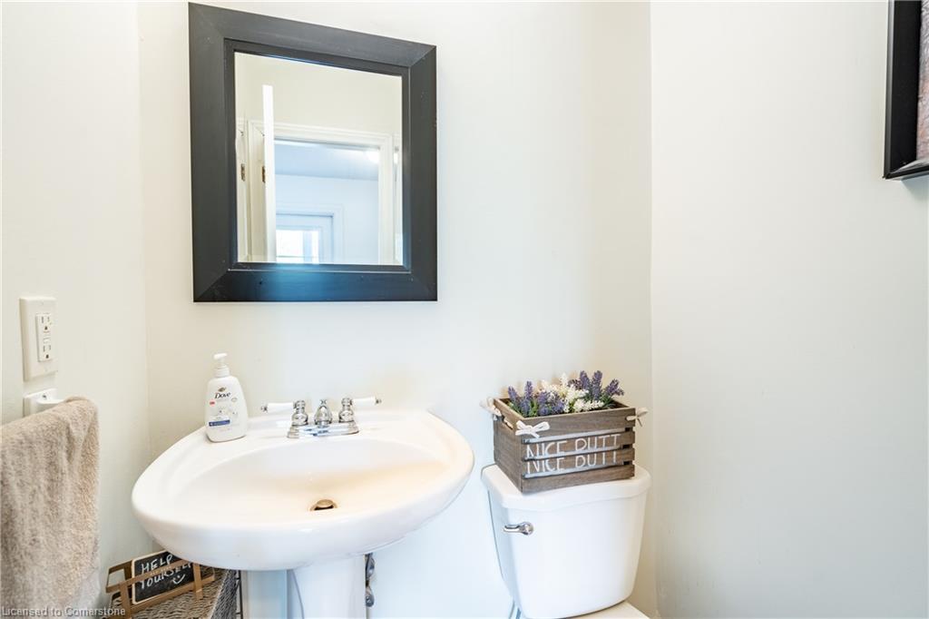 864 Caistorville Road Property Photo 14