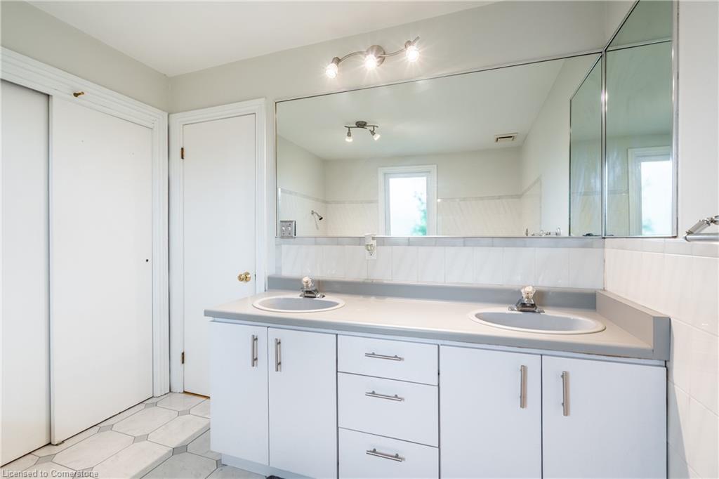 864 Caistorville Road Property Photo 23