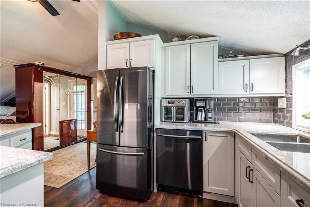 864 Caistorville Road Property Photo 26