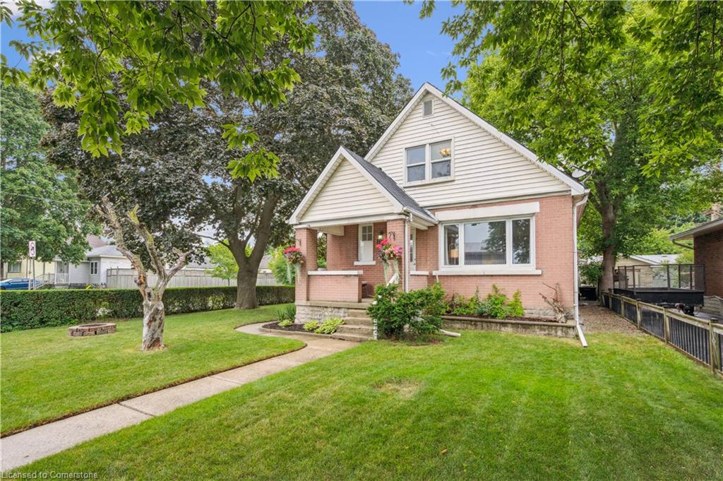 854 Guelph Street Property Photo 1