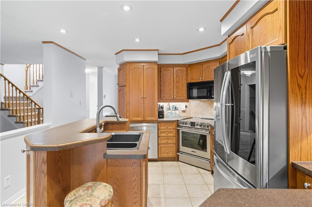 2425 Headon Forest Drive Property Photo 13