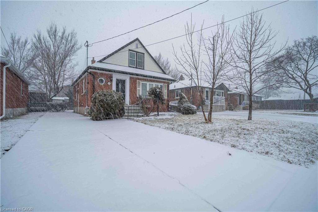 356 East 17th Street Property Photo 2