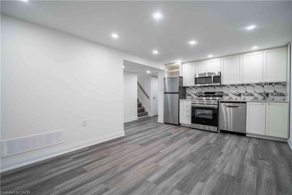 356 East 17th Street Property Photo 5