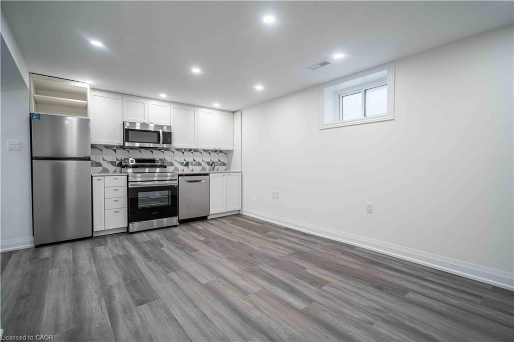 356 East 17th Street Property Photo 6