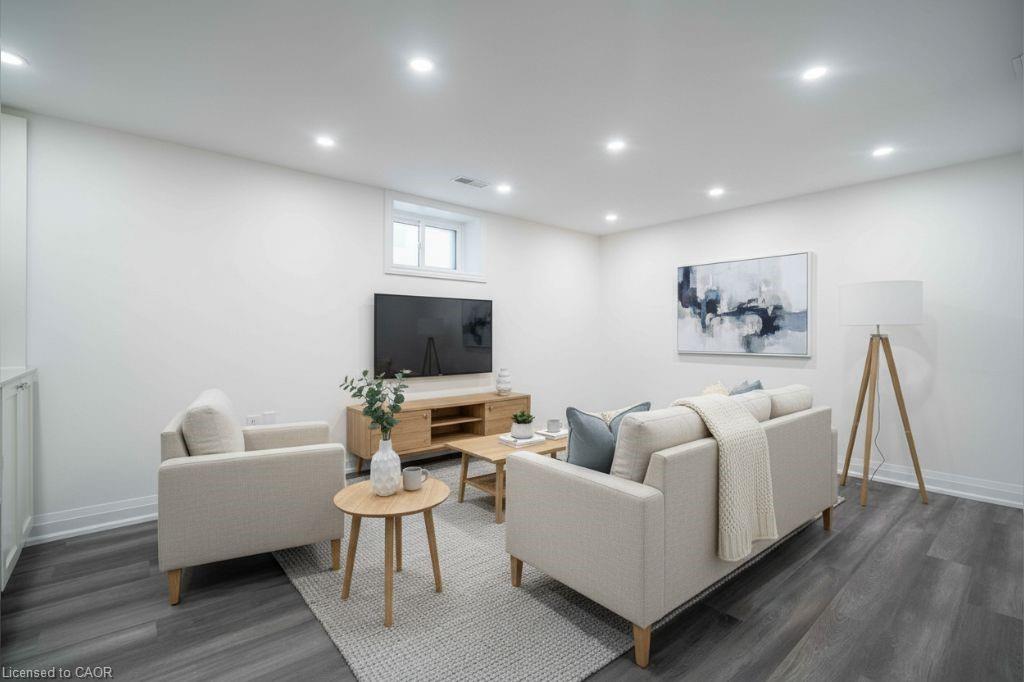 356 East 17th Street Property Photo 7