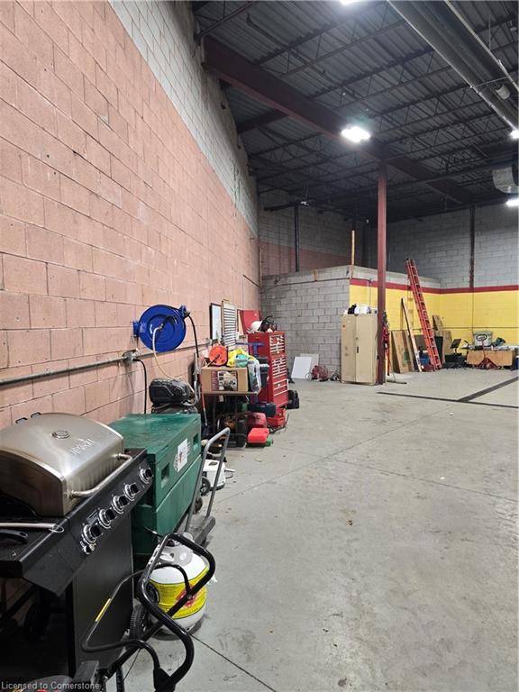 29-5100 South Service Road Property Photo 5