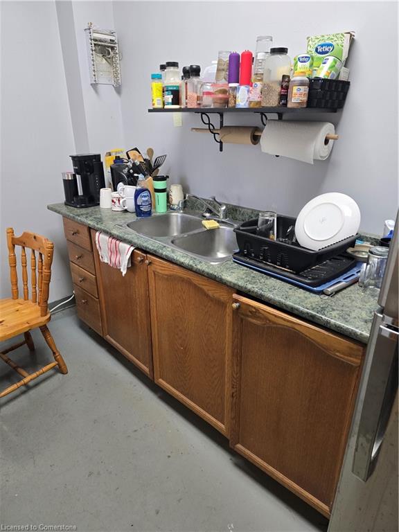 29-5100 South Service Road Property Photo 8