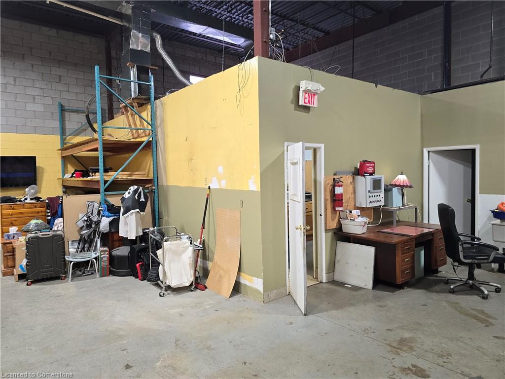 29-5100 South Service Road Property Photo 9