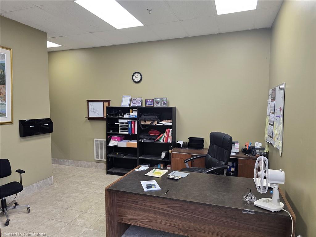 29-5100 South Service Road Property Photo 10