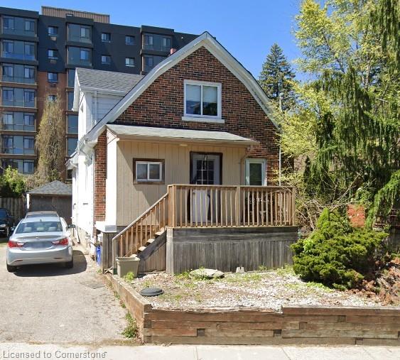 181 Regina Street N Property Photo 2