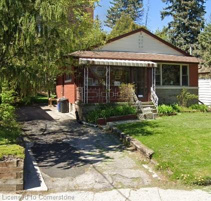 183 Regina Street N Property Photo 2
