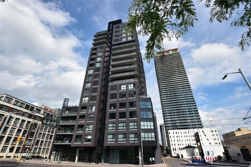 210-1 Victoria Street Property Photo 2