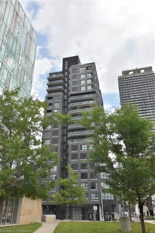 210-1 Victoria Street Property Photo 5