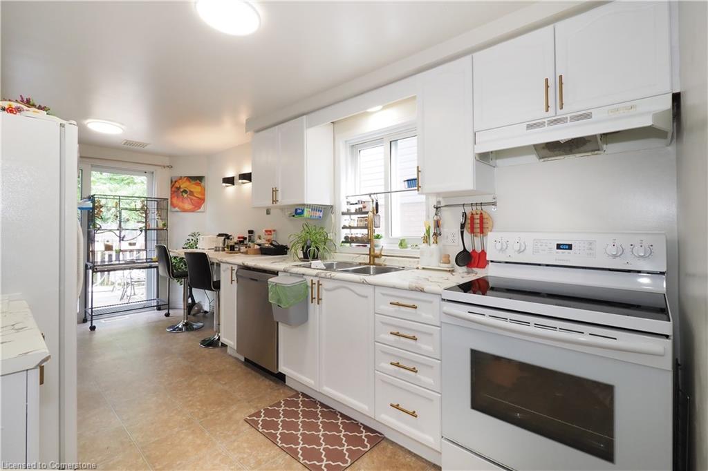 429 Exmoor Street Property Photo 11