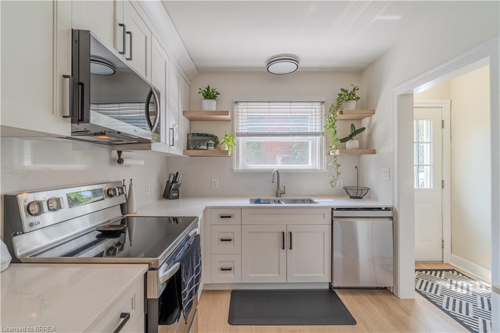 31 Capron Street Property Photo 10