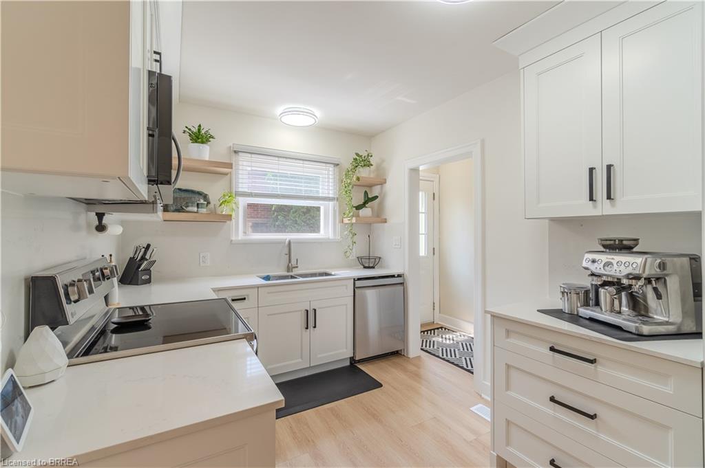 31 Capron Street Property Photo 11
