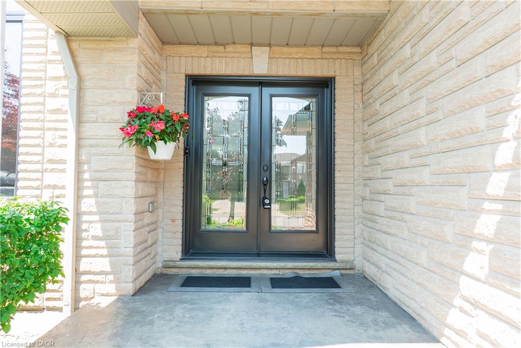 22 Tuscani Drive Property Photo 4