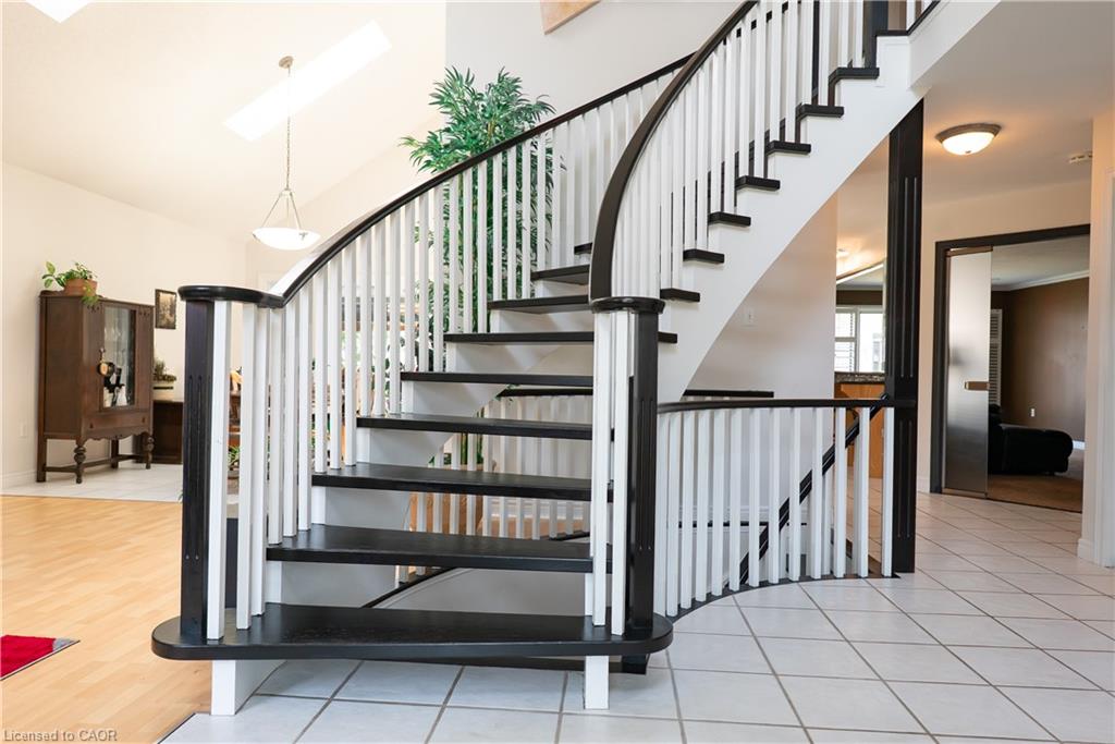 22 Tuscani Drive Property Photo 5