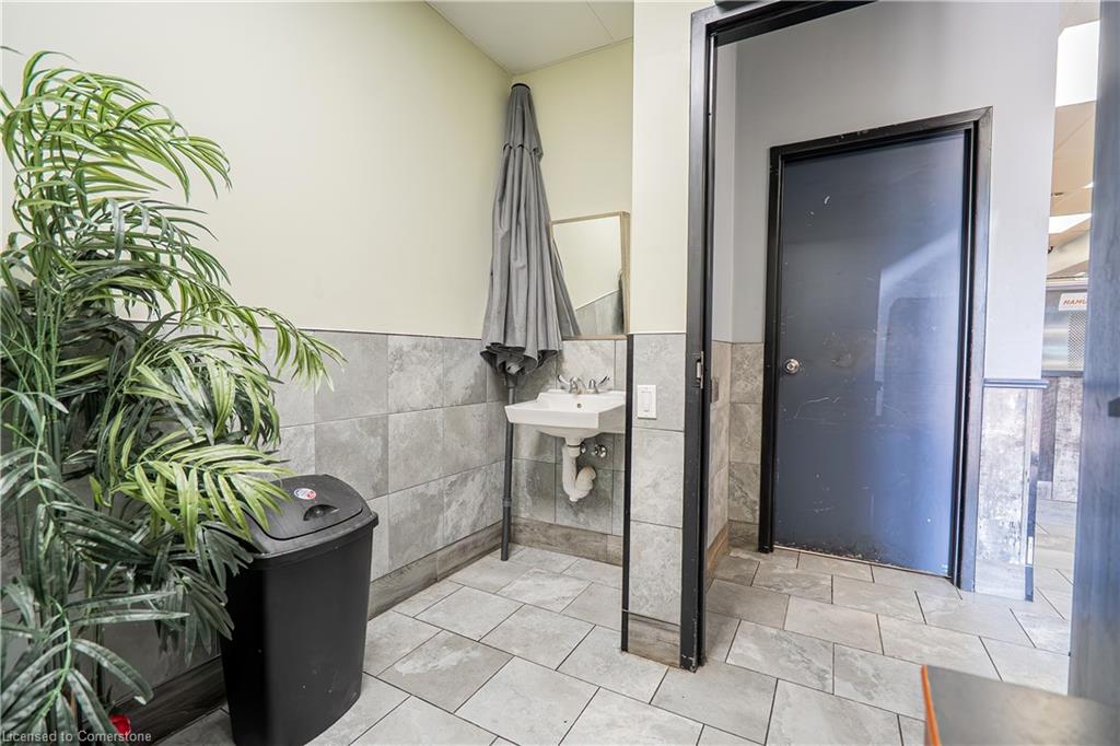 1515 Gordon Street Property Photo 35