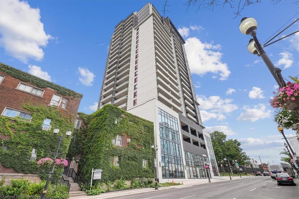 15 Queen Street S Property Photo 1