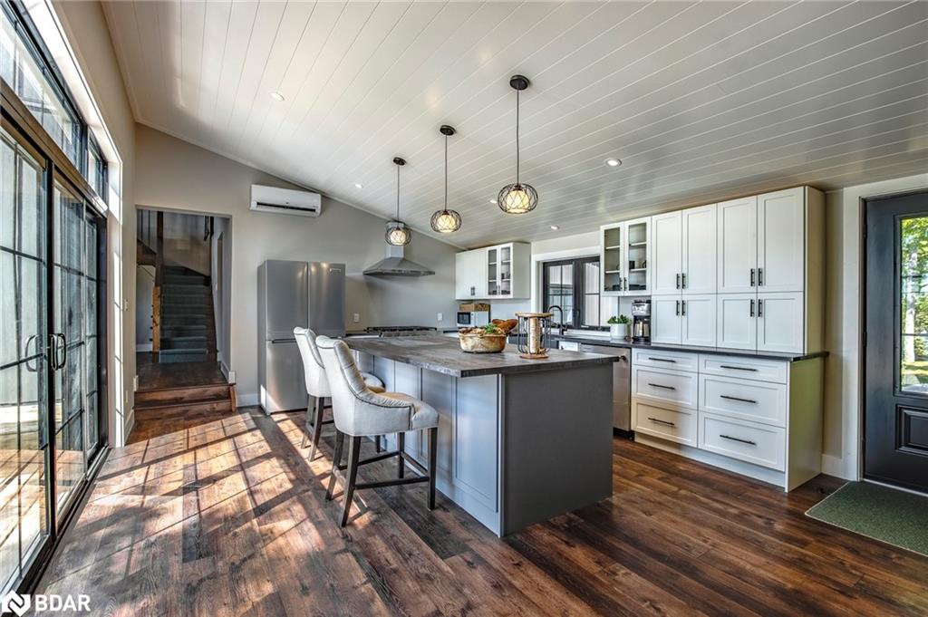 1 Gb466 Island Property Photo 18