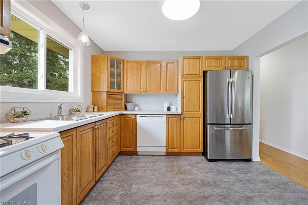 95 Rosslinn Road Property Photo 11