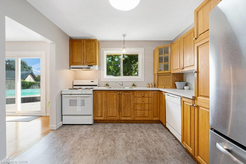 95 Rosslinn Road Property Photo 12