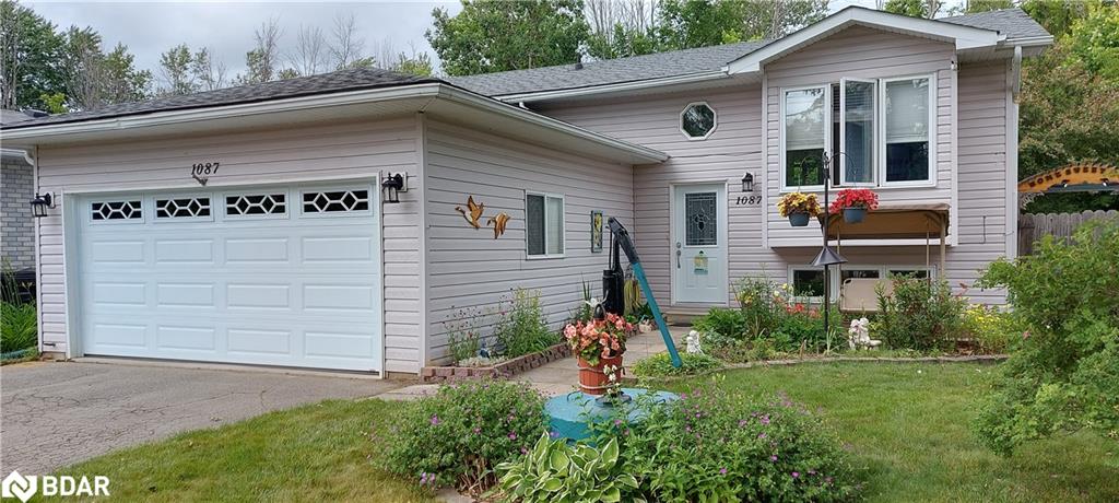 1087 Arnold Street Property Photo 1