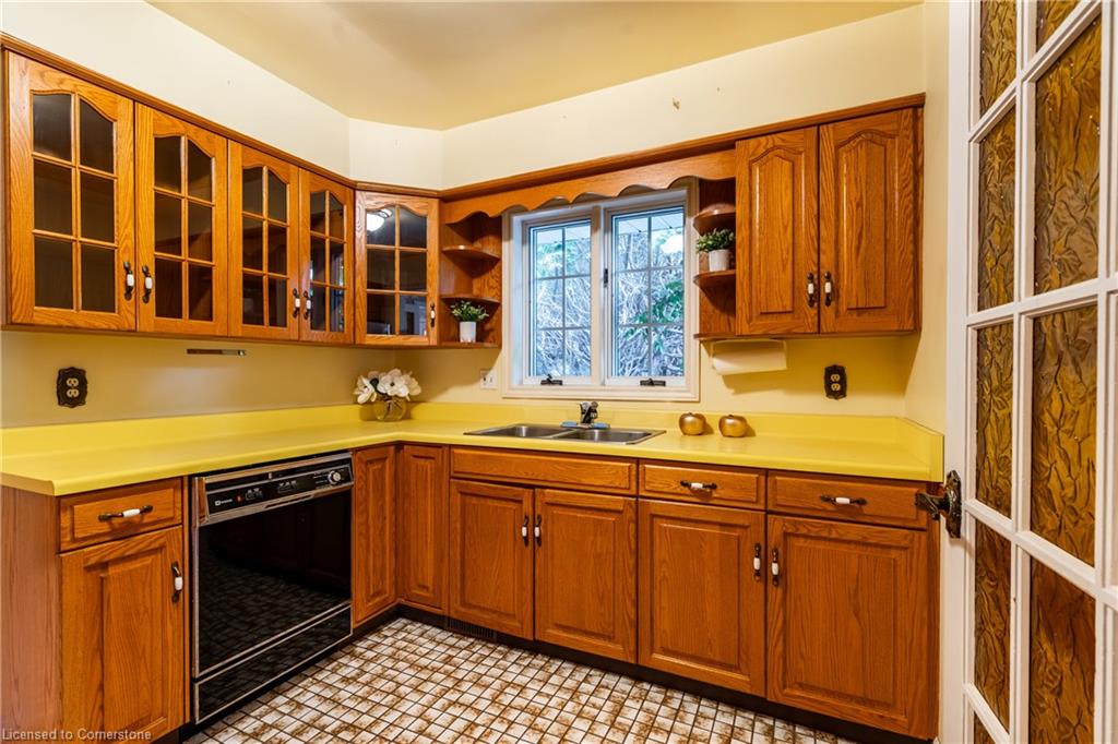 2083 Hollow Road Property Photo 10