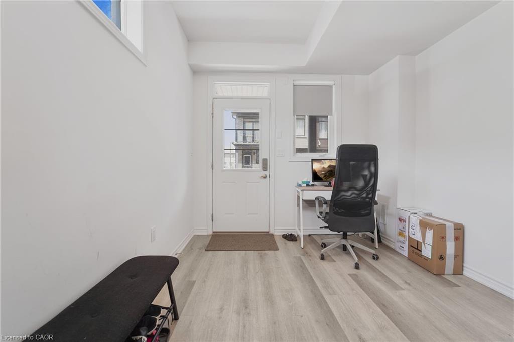 104-461 Blackburn Drive Property Photo 6