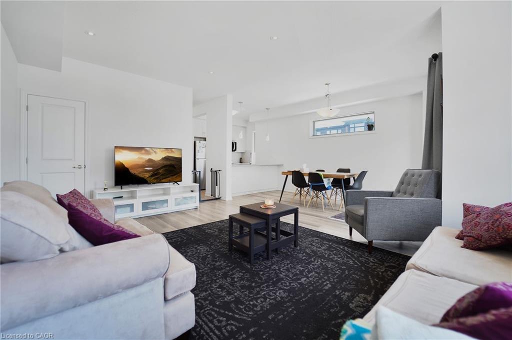 104-461 Blackburn Drive Property Photo 9