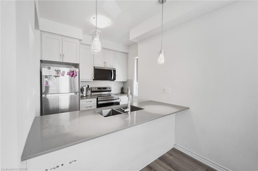 104-461 Blackburn Drive Property Photo 12