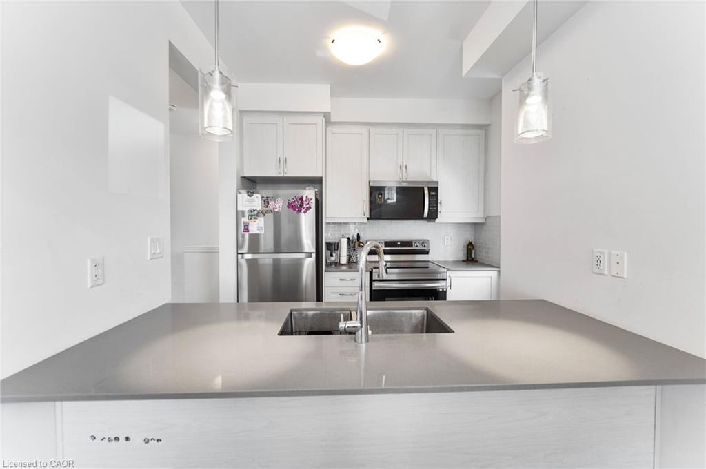 104-461 Blackburn Drive Property Photo 13