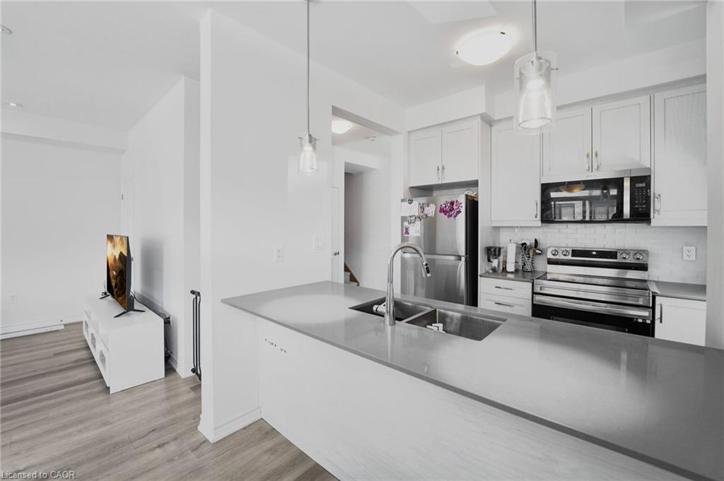 104-461 Blackburn Drive Property Photo 14