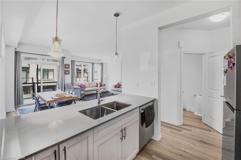 104-461 Blackburn Drive Property Photo 16