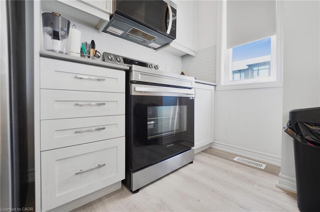 104-461 Blackburn Drive Property Photo 17