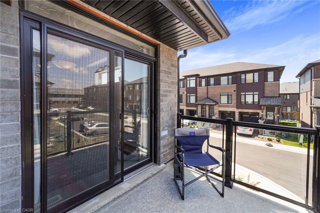 104-461 Blackburn Drive Property Photo 38