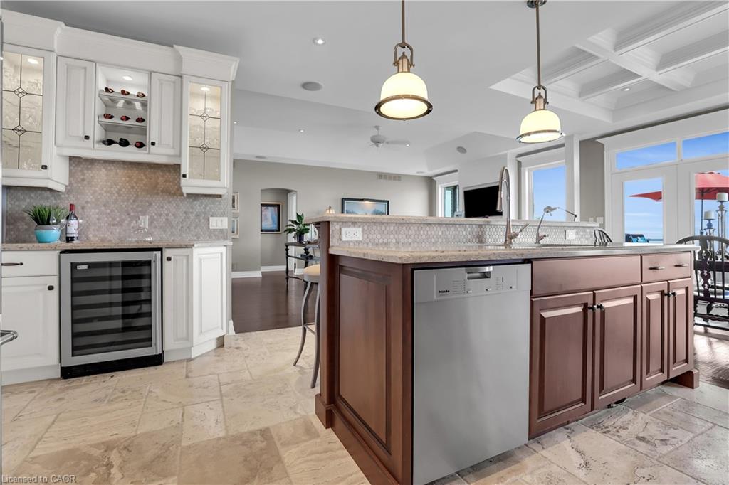 4-61 Lake Street Property Photo 9