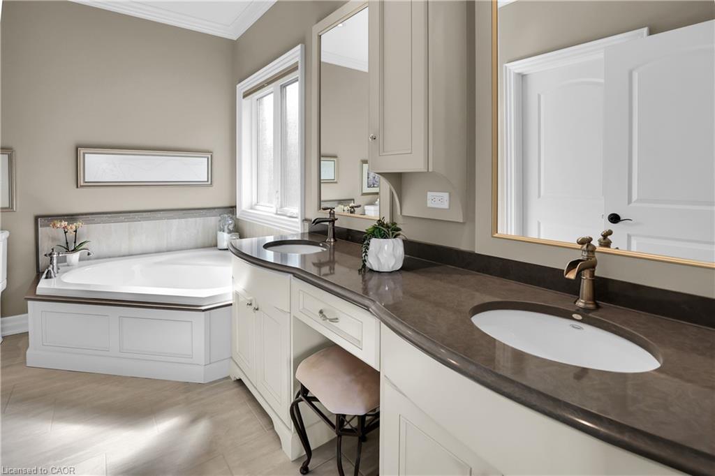 4-61 Lake Street Property Photo 24