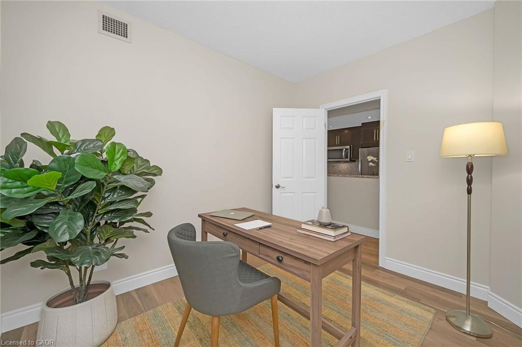 406-415 Locust Street Property Photo 16