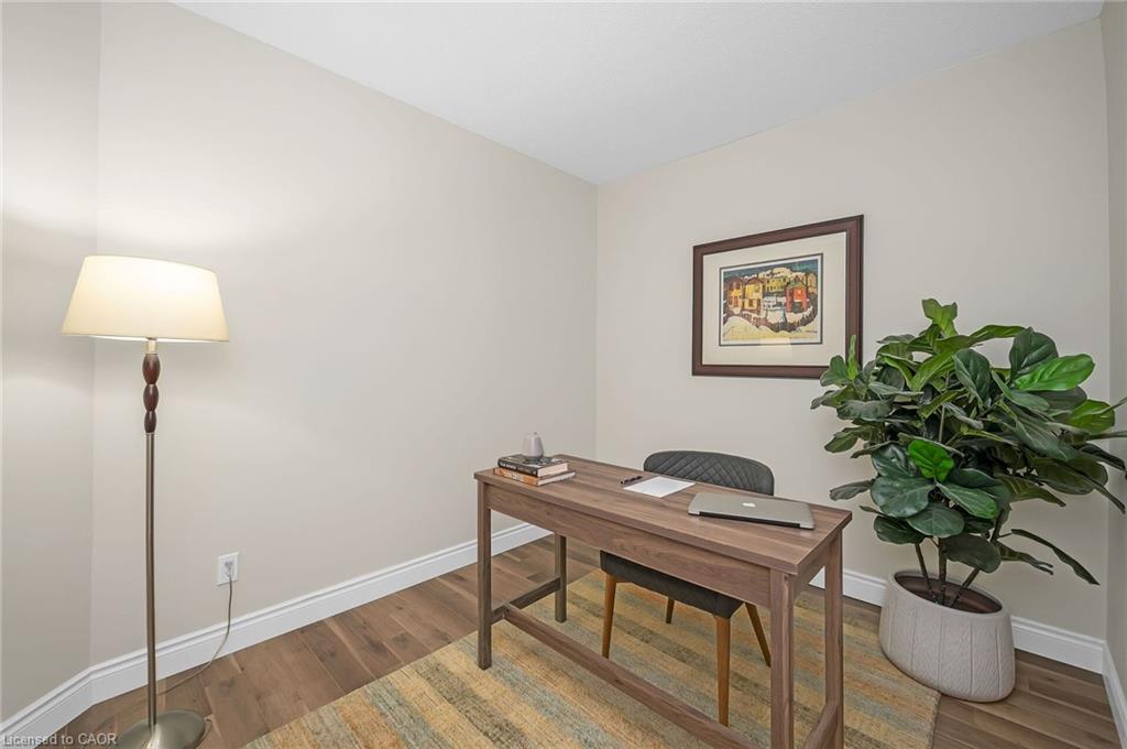 406-415 Locust Street Property Photo 17