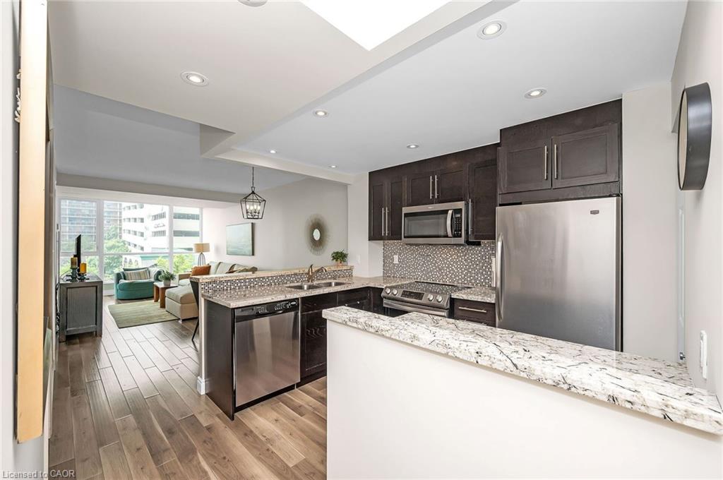 406-415 Locust Street Property Photo 18