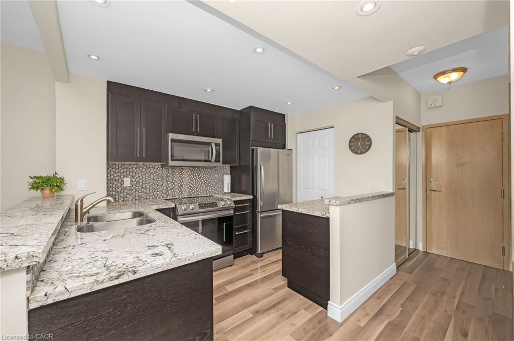 406-415 Locust Street Property Photo 19